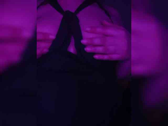 DevitivostayLisa webcam