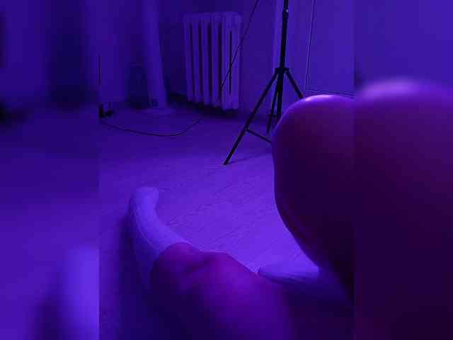 DevitivostayLisa webcam