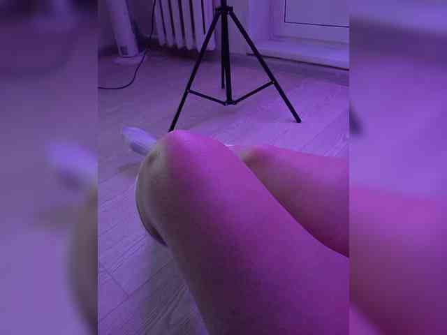 DevitivostayLisa webcam