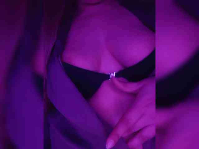 DevitivostayLisa webcam