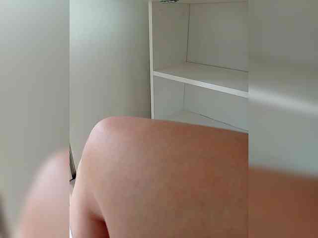 DevitivostayLisa webcam