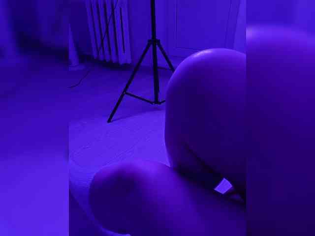 DevitivostayLisa webcam