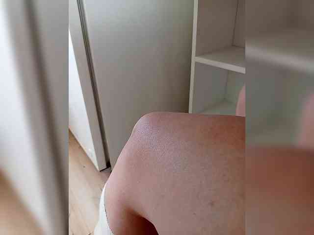 DevitivostayLisa webcam