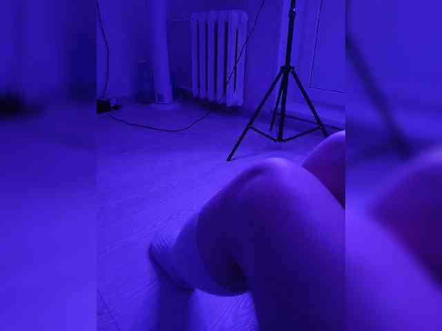 DevitivostayLisa webcam