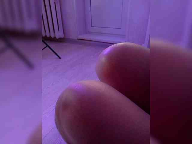 DevitivostayLisa webcam