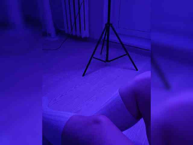 DevitivostayLisa webcam