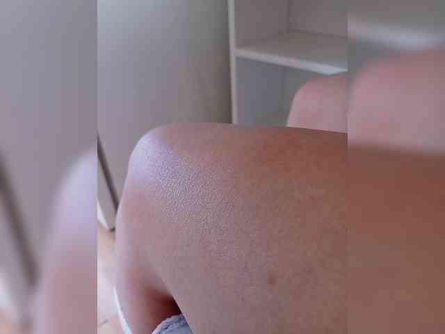 DevitivostayLisa webcam