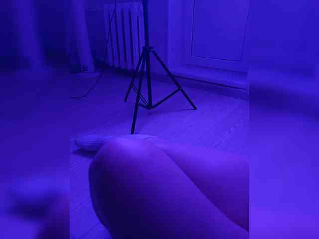 DevitivostayLisa webcam