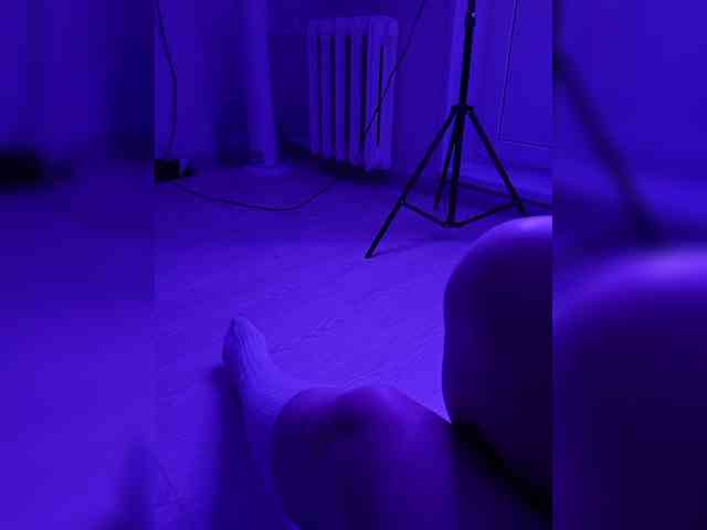 DevitivostayLisa webcam