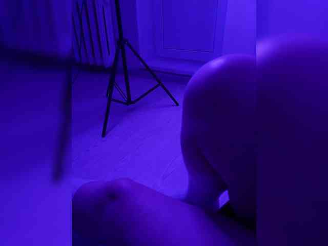 DevitivostayLisa webcam