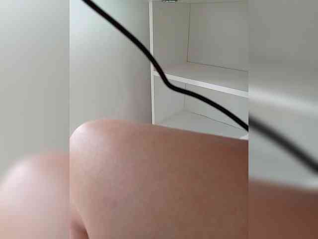 DevitivostayLisa webcam