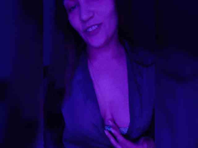 DevitivostayLisa webcam