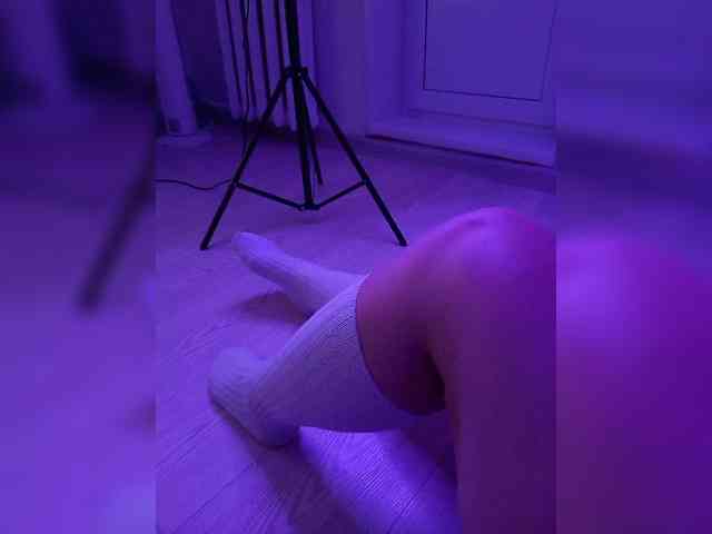 DevitivostayLisa webcam