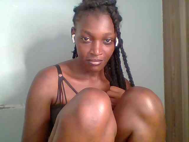 Chocolate-saucy webcam