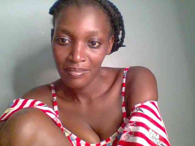 Chocolate-saucy webcam