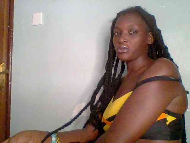 Chocolate-saucy webcam