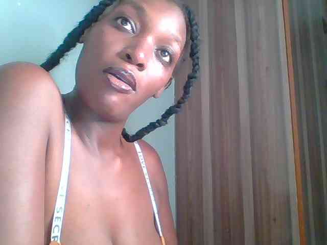 Chocolate-saucy webcam