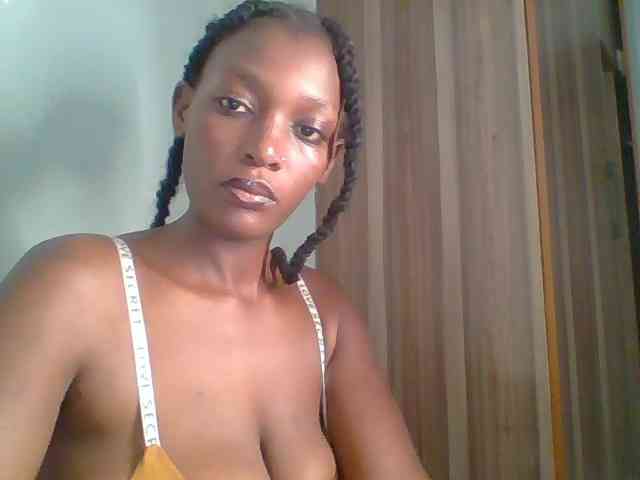 Chocolate-saucy webcam