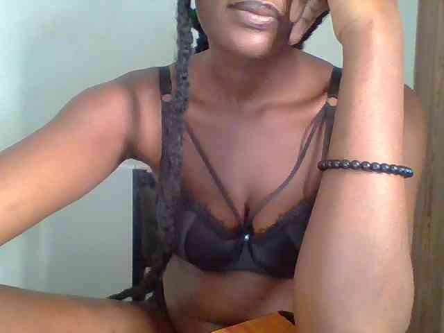 Chocolate-saucy webcam