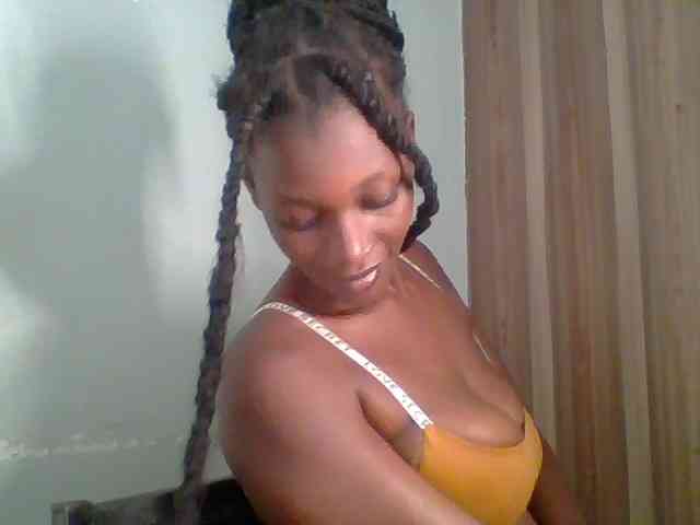 Chocolate-saucy webcam