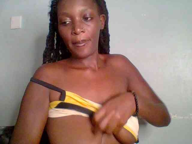 Chocolate-saucy webcam