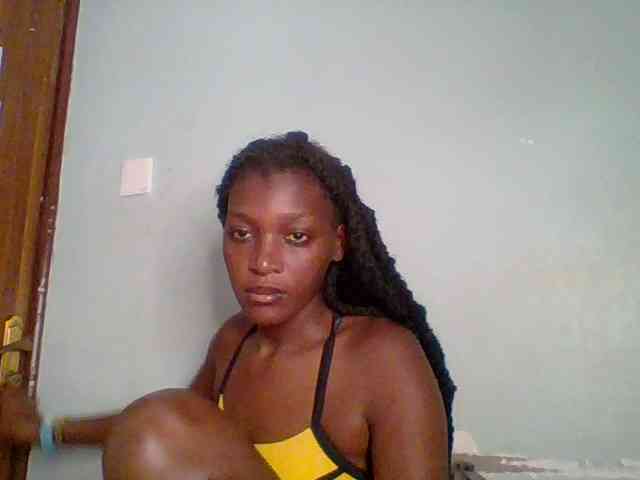 Chocolate-saucy webcam