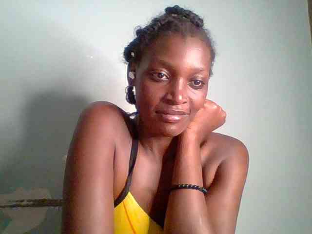 Chocolate-saucy webcam