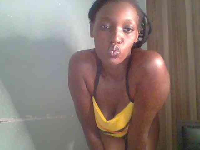 Chocolate-saucy webcam