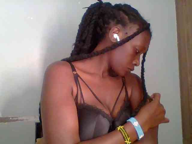 Chocolate-saucy webcam