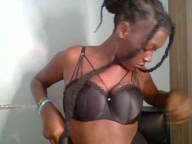 Chocolate-saucy webcam