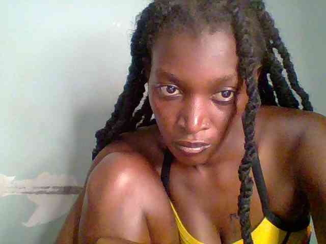 Chocolate-saucy webcam