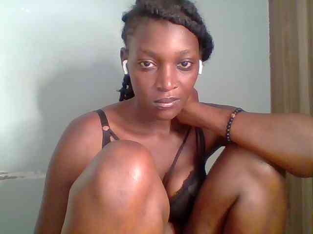 Chocolate-saucy webcam