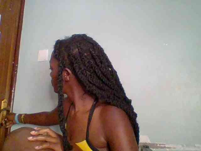 Chocolate-saucy webcam