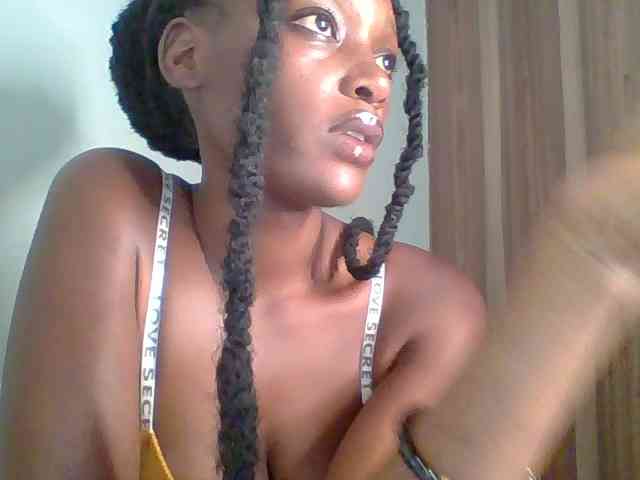 Chocolate-saucy webcam