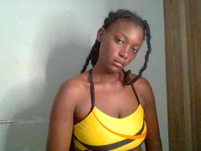 Chocolate-saucy webcam