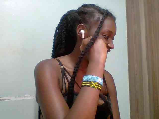 Chocolate-saucy webcam