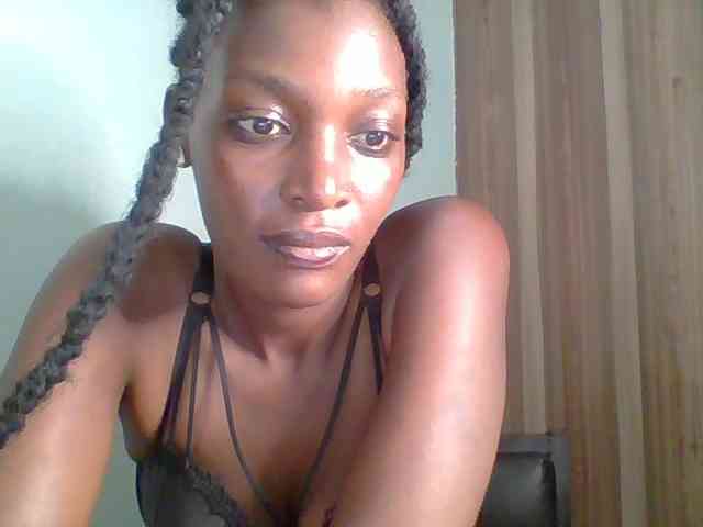 Chocolate-saucy webcam