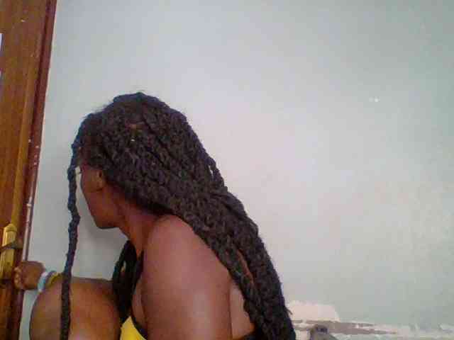 Chocolate-saucy webcam