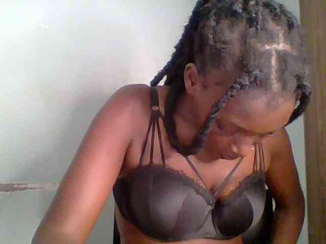 Chocolate-saucy webcam