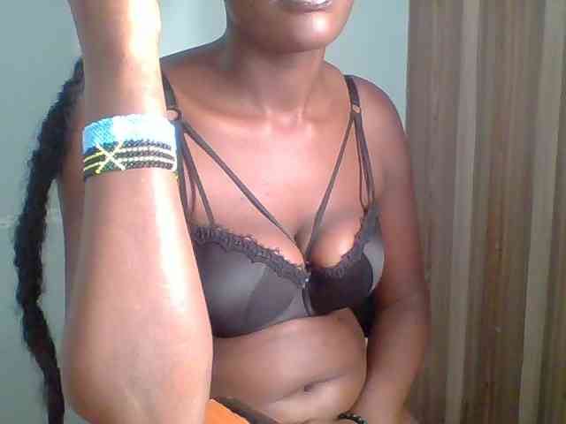 Chocolate-saucy webcam