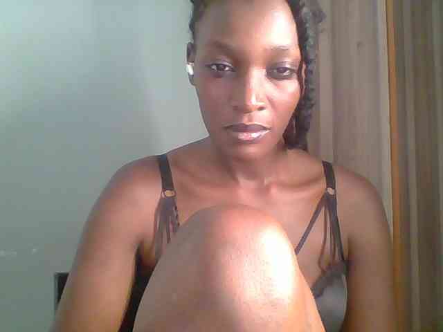Chocolate-saucy webcam