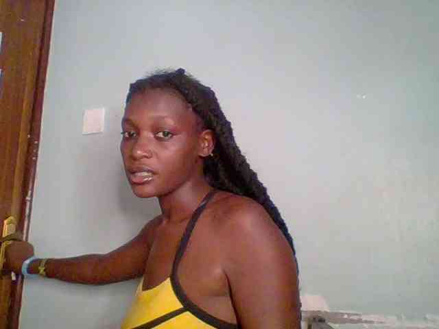 Chocolate-saucy webcam