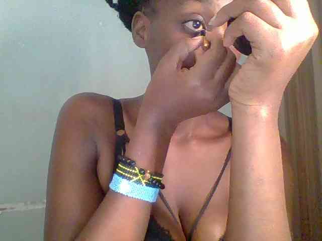 Chocolate-saucy webcam