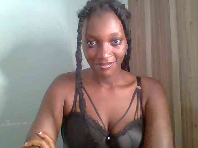 Chocolate-saucy webcam