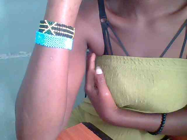 Chocolate-saucy webcam