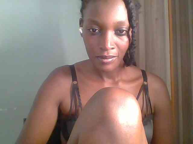 Chocolate-saucy webcam