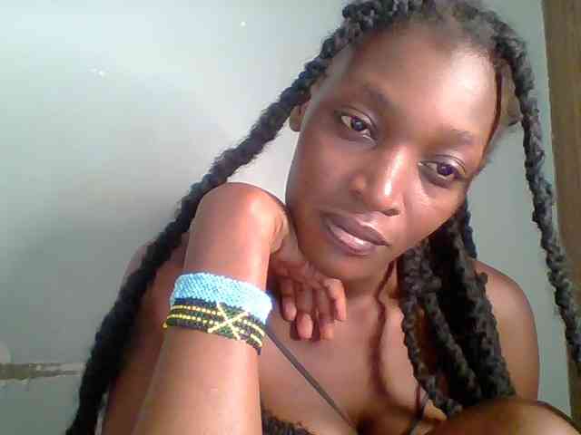 Chocolate-saucy webcam