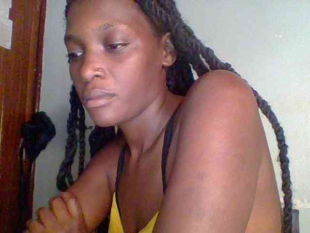 Chocolate-saucy webcam