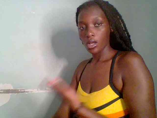 Chocolate-saucy webcam