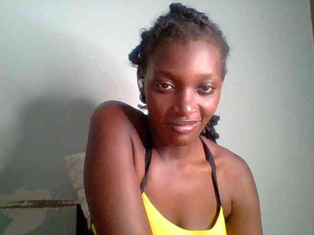 Chocolate-saucy webcam